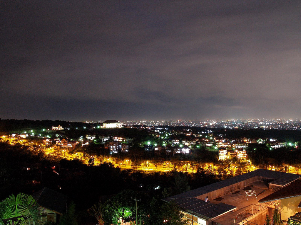 Ville de Bandung de nuit